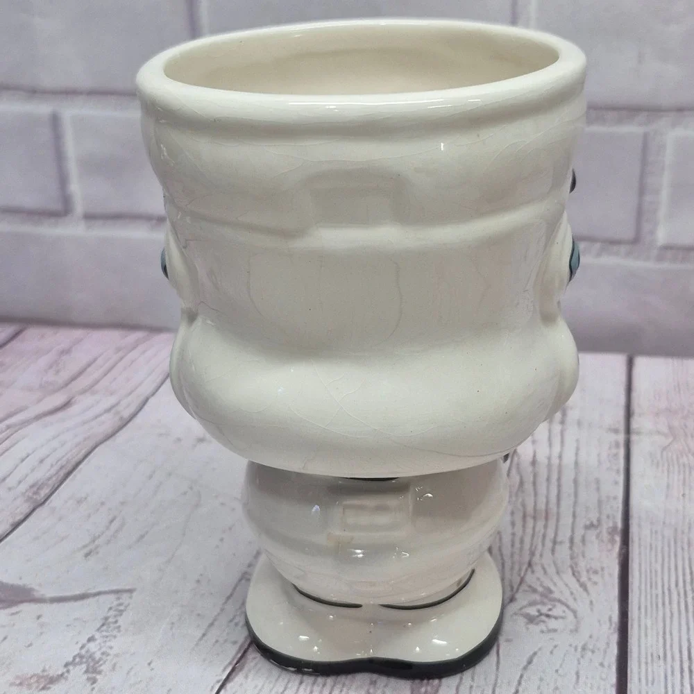Star Wars Stormtrooper Sculpted Ceramic 3D Helmet Planter White Black 6in
